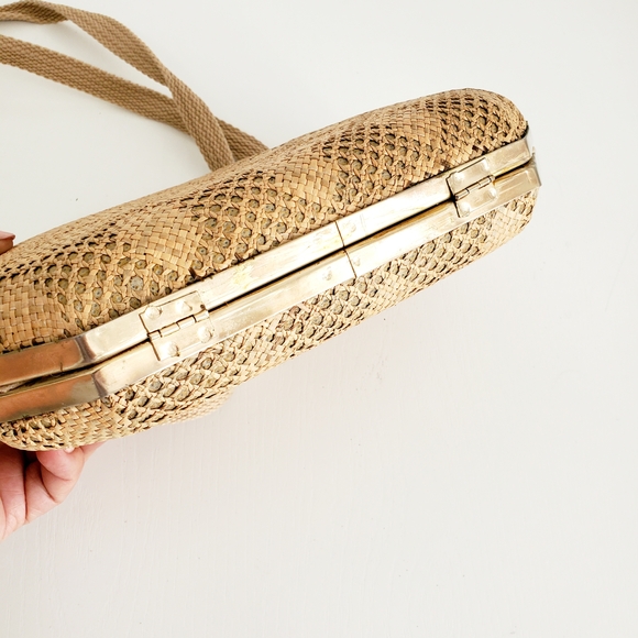 Woven Italian Pattern Crossbody Bag in Tan - Picture 5 of 12